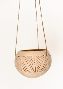 lampion kokosowy Monnarita (2) Balkony, tarasy czy patio to przestrzeń, która wiosną i latem. Wymarzona oaza. Aranżacje tarasów i balkonów z Monnarita