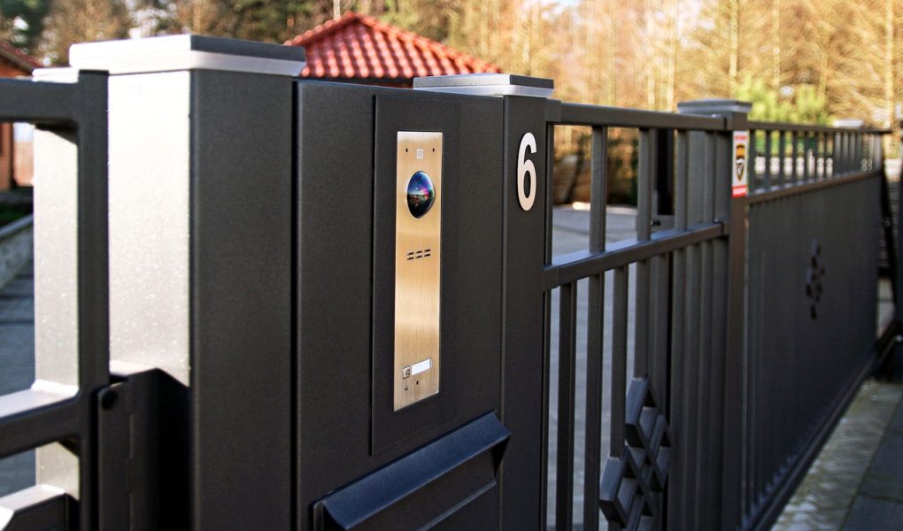 fot.-Plast-Met_Systemy_Ogrodzeniowe_4 Na straży posesji – ogrodzenie bezpieczne, czyli jakie?